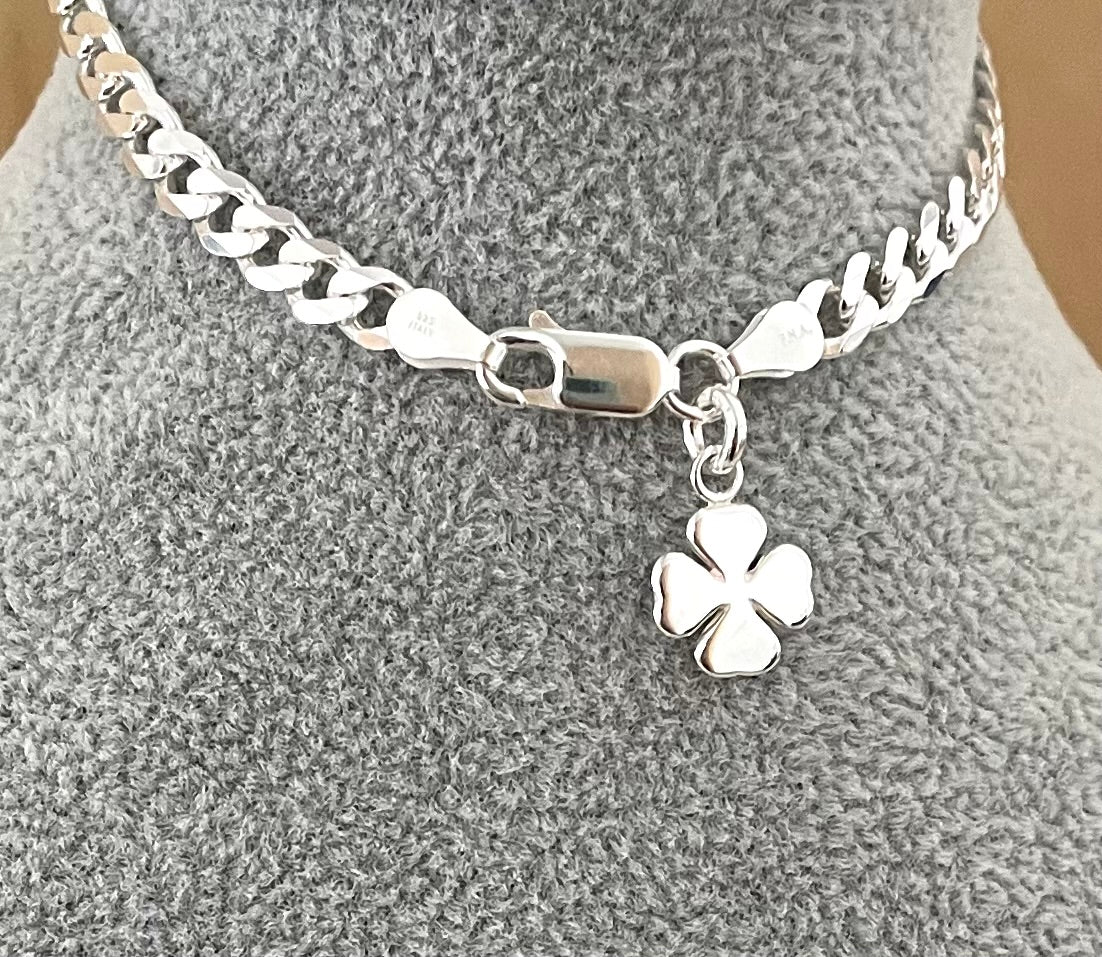 A Limited Edition Lucky Clover Bracelet Solid 925 Sterling Silver Italy