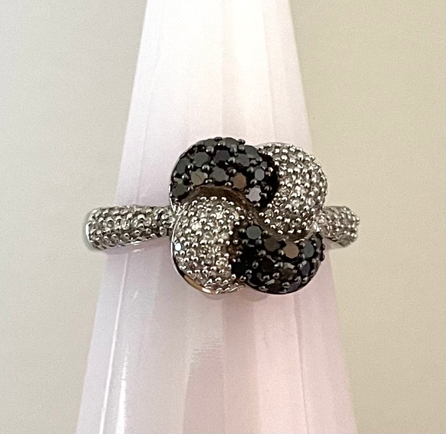 Wonderful Estate Black & White Diamond Pinwheel Set 1.50 cts tw In 10K White Gold