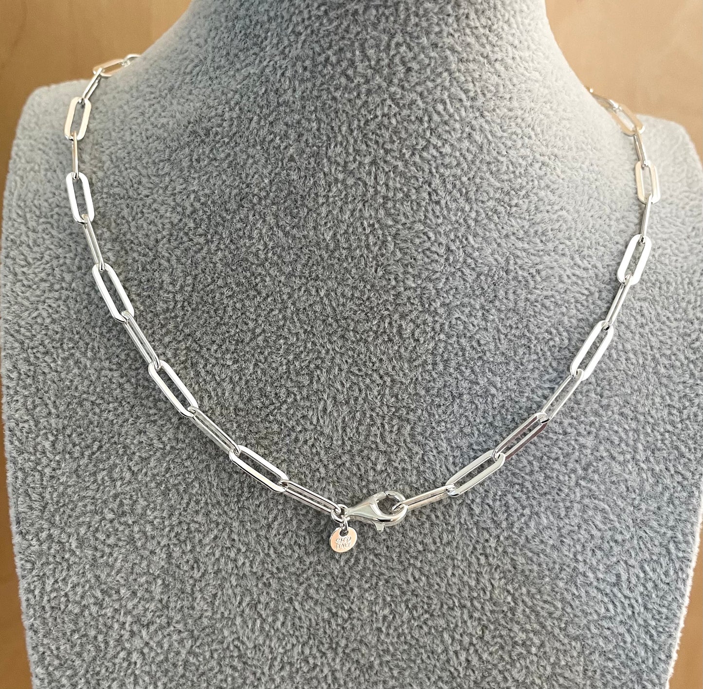 A Limited Edition Canadian Winter Charm Holder Necklace Solid 925 Sterling Silver Italy