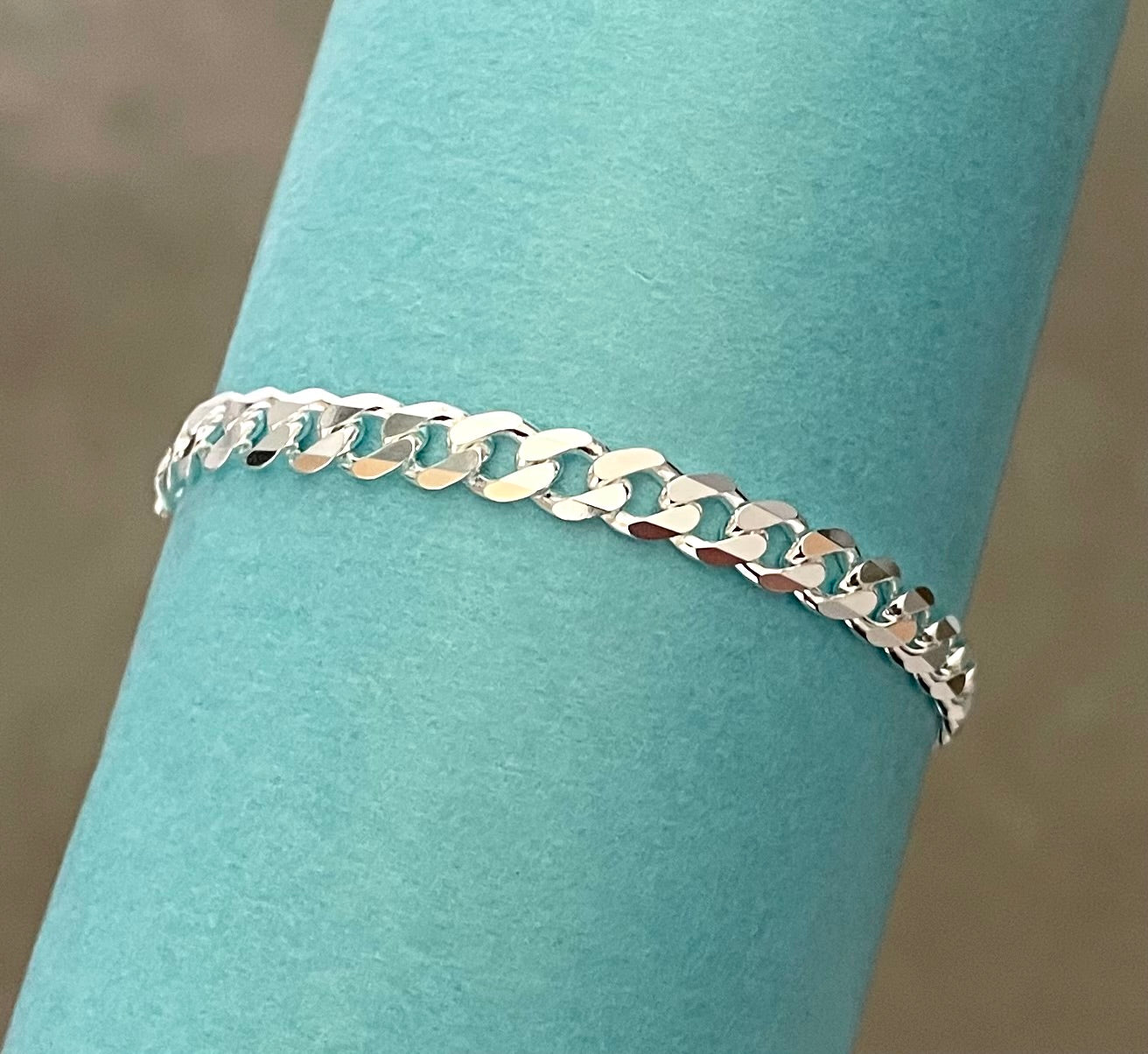 A Limited Edition Lucky Clover Bracelet Solid 925 Sterling Silver Italy