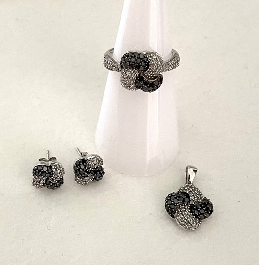 Wonderful Estate Black & White Diamond Pinwheel Set 1.50 cts tw In 10K White Gold