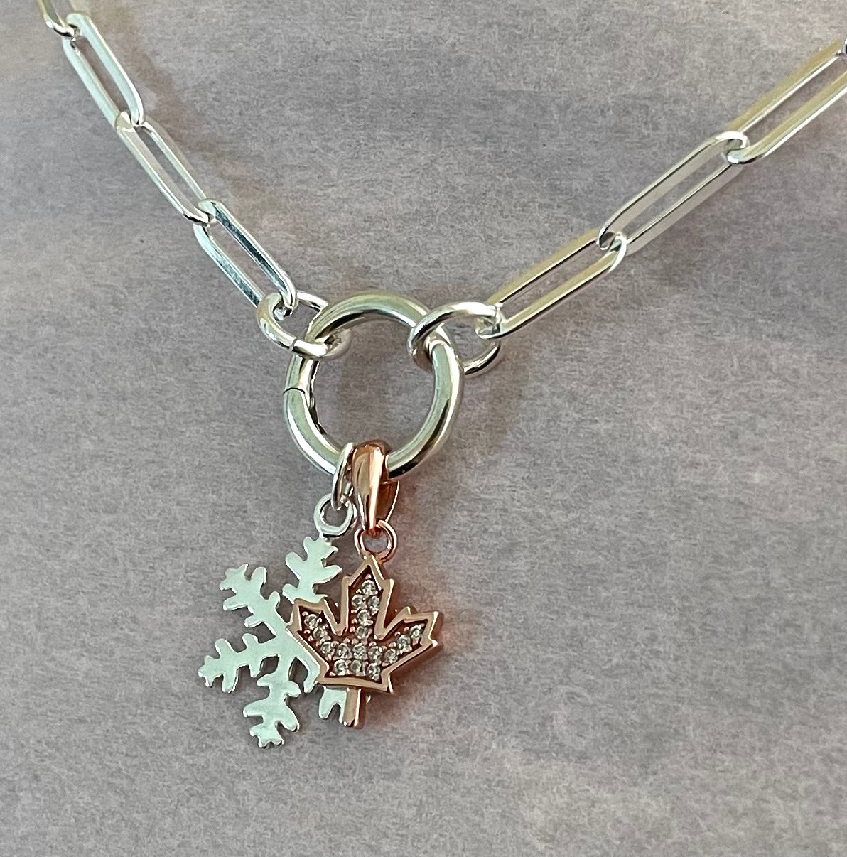 A Limited Edition Canadian Winter Charm Holder Necklace Solid 925 Sterling Silver Italy
