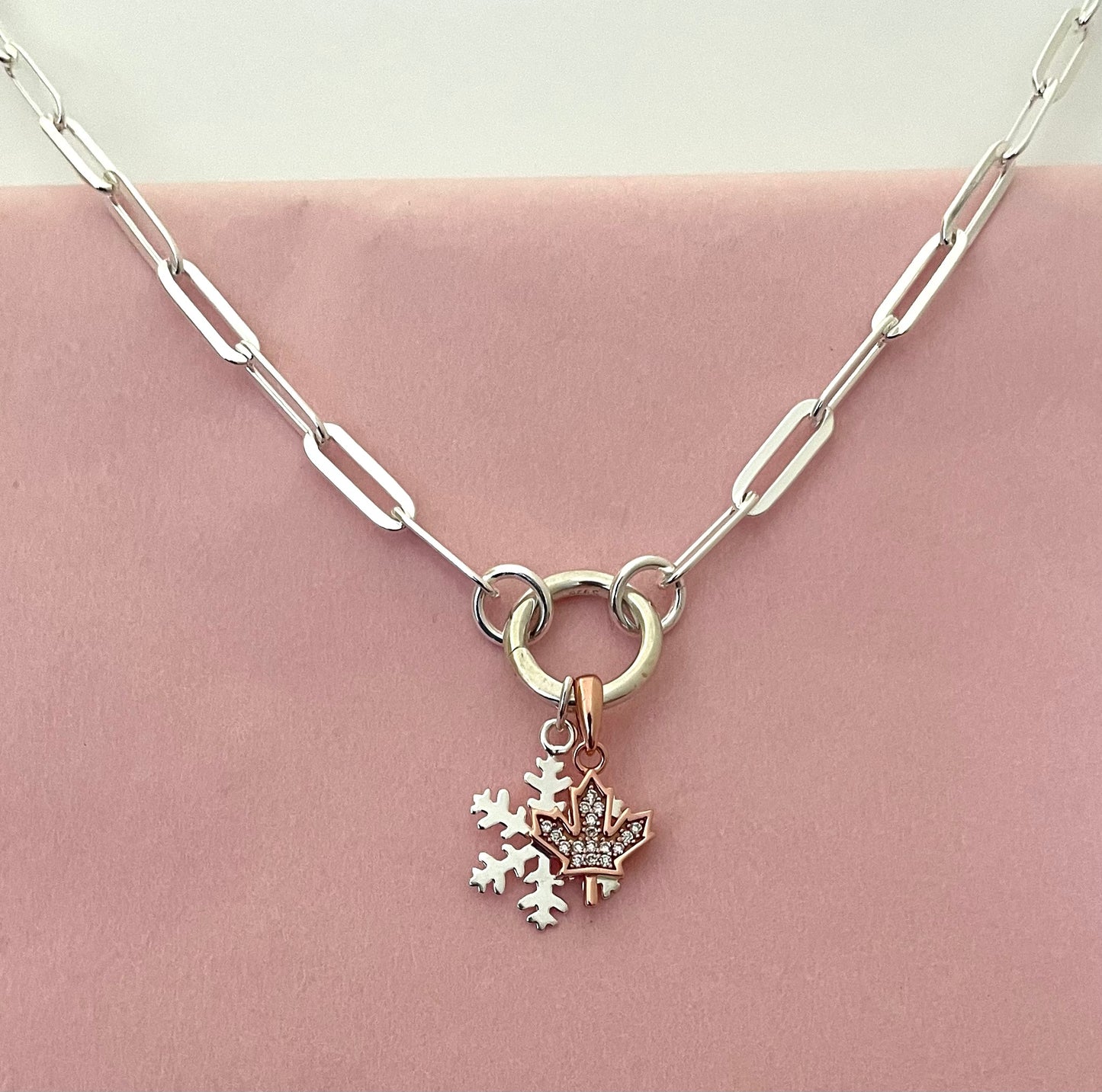 A Limited Edition Canadian Winter Charm Holder Necklace Solid 925 Sterling Silver Italy