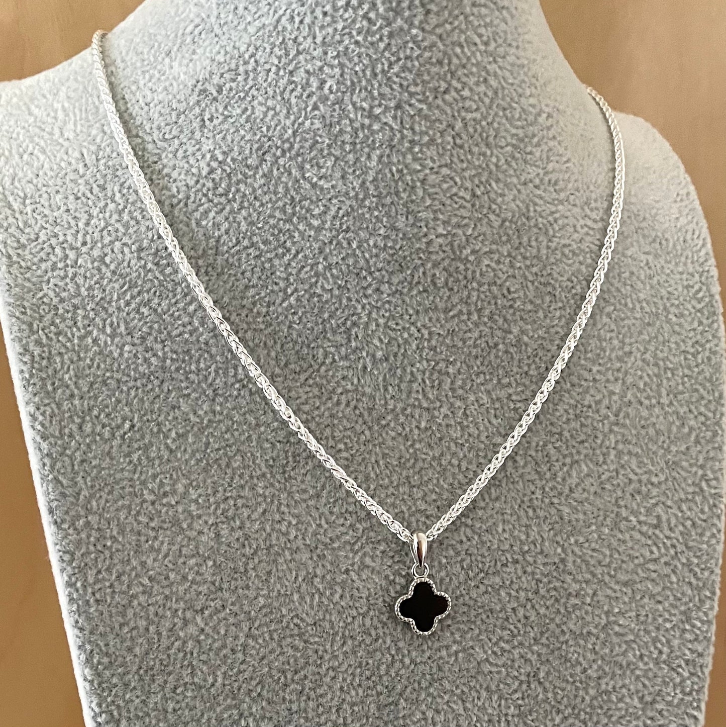 A Limited Edition Clover Necklace Solid 925 Sterling Silver Italy