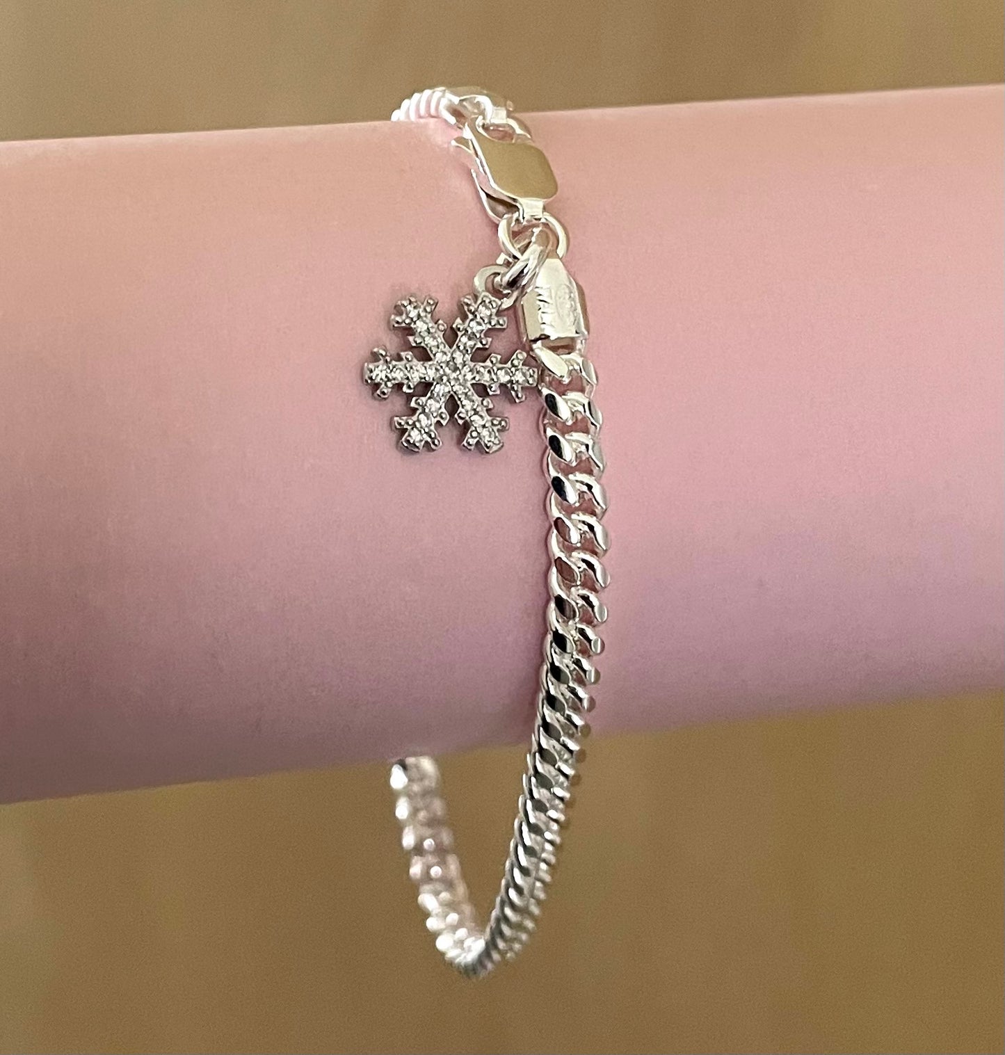 A Limited Edition Bracelet With Sparkly Snowflake Charm Solid 925 Sterling Silver Italy
