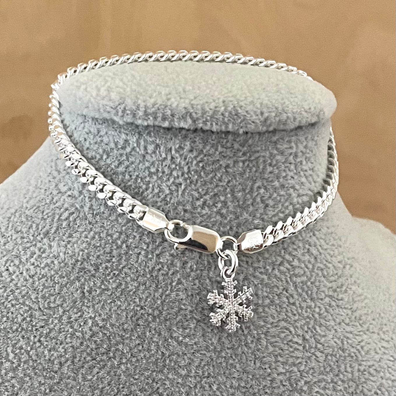 A Limited Edition Bracelet With Sparkly Snowflake Charm Solid 925 Sterling Silver Italy