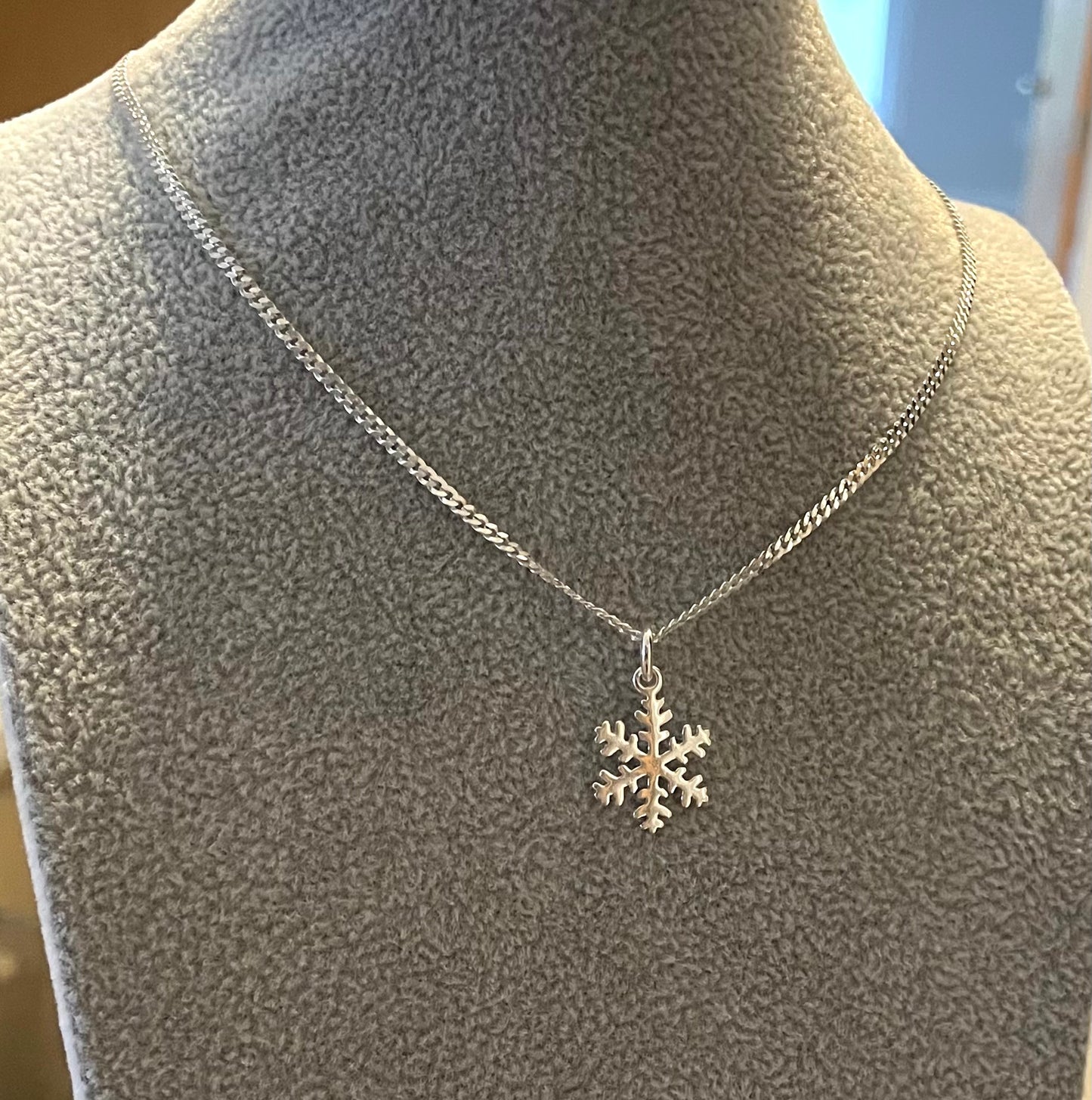 A Holiday Special Snowflake Necklace Solid 925 Sterling Silver Italy