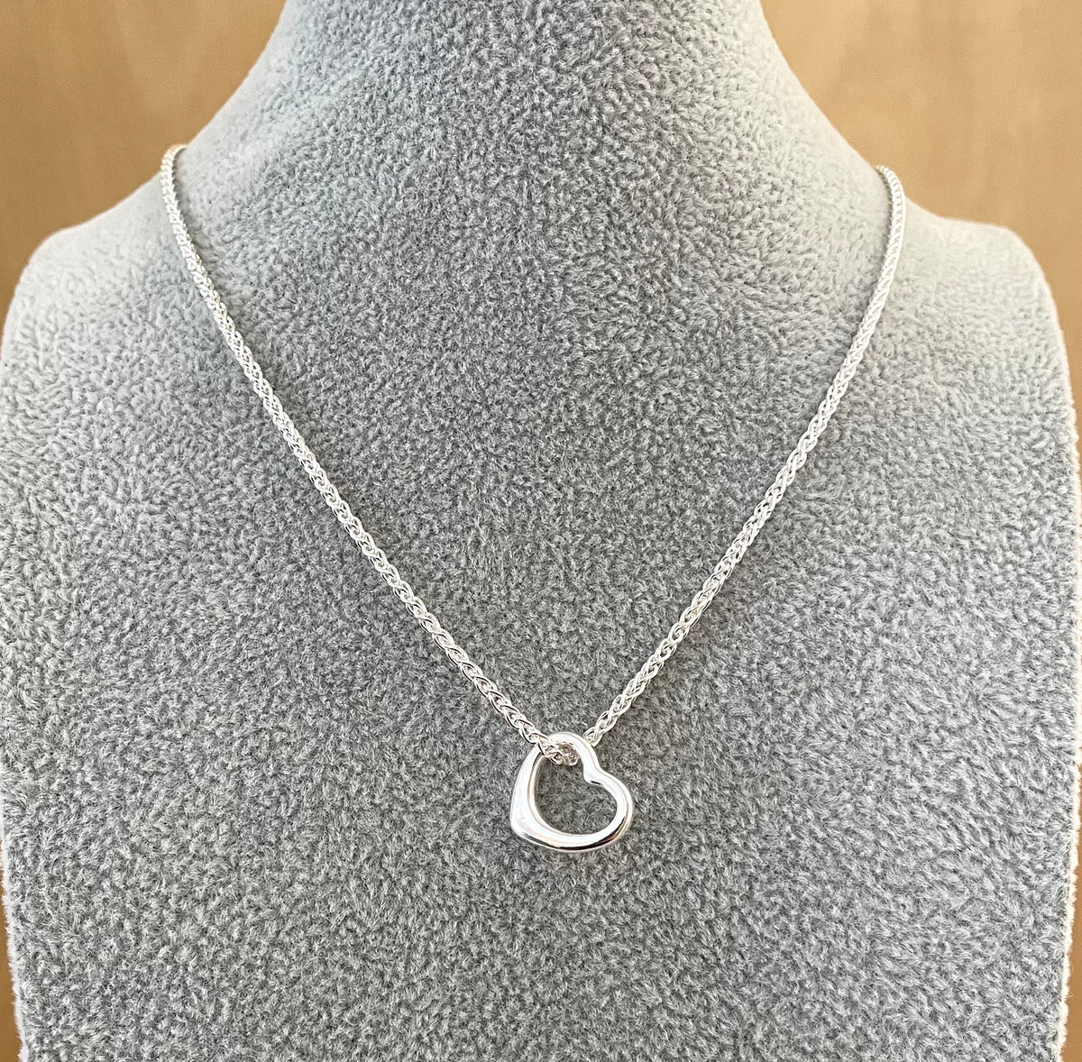 A Special Edition Floating Heart Necklace Solid 925 Sterling Silver Italy
