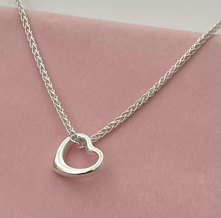 A Special Edition Floating Heart Necklace Solid 925 Sterling Silver Italy