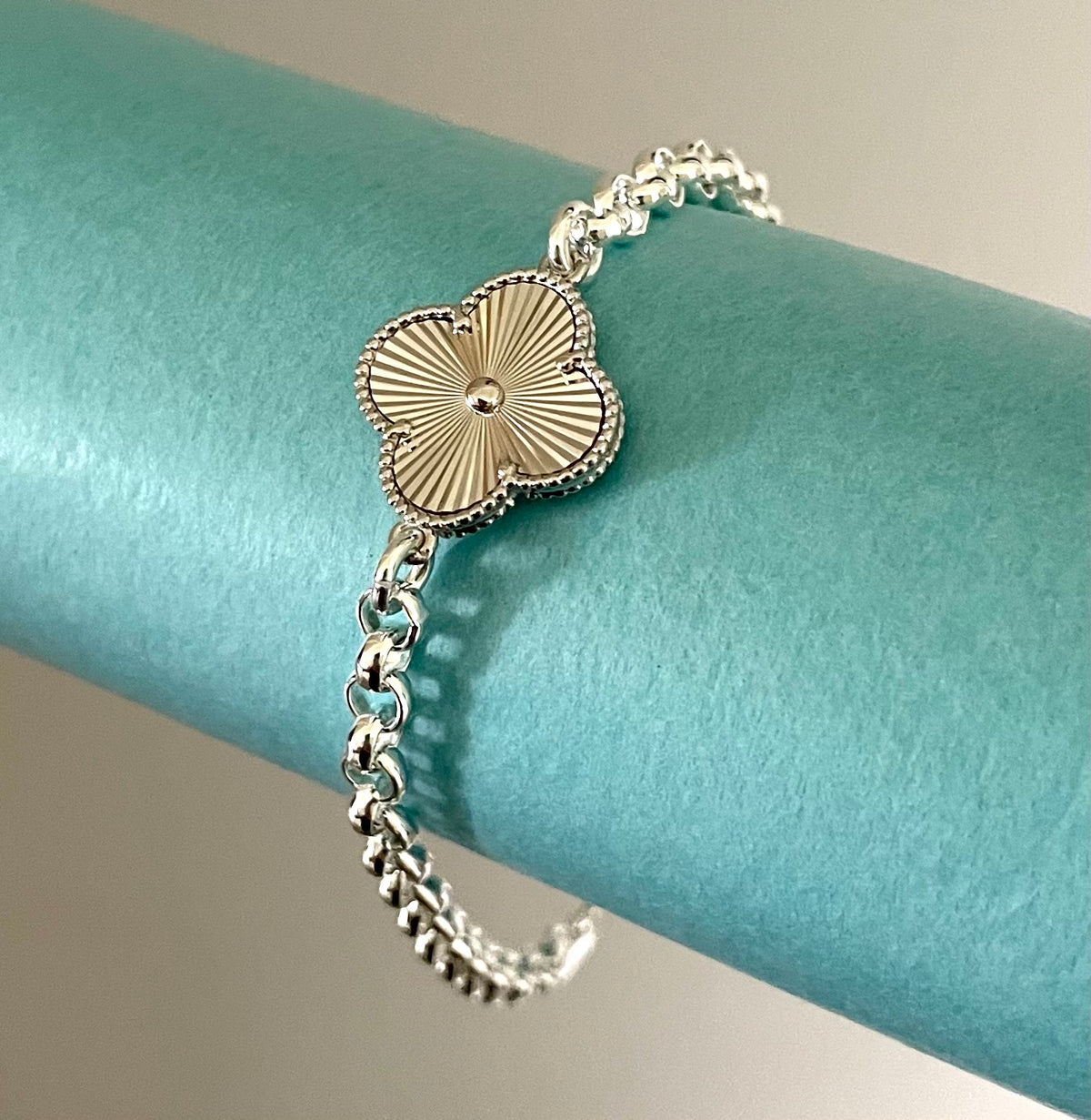 A Special Edition Clover Bracelet Solid 925 Sterling Silver Italy