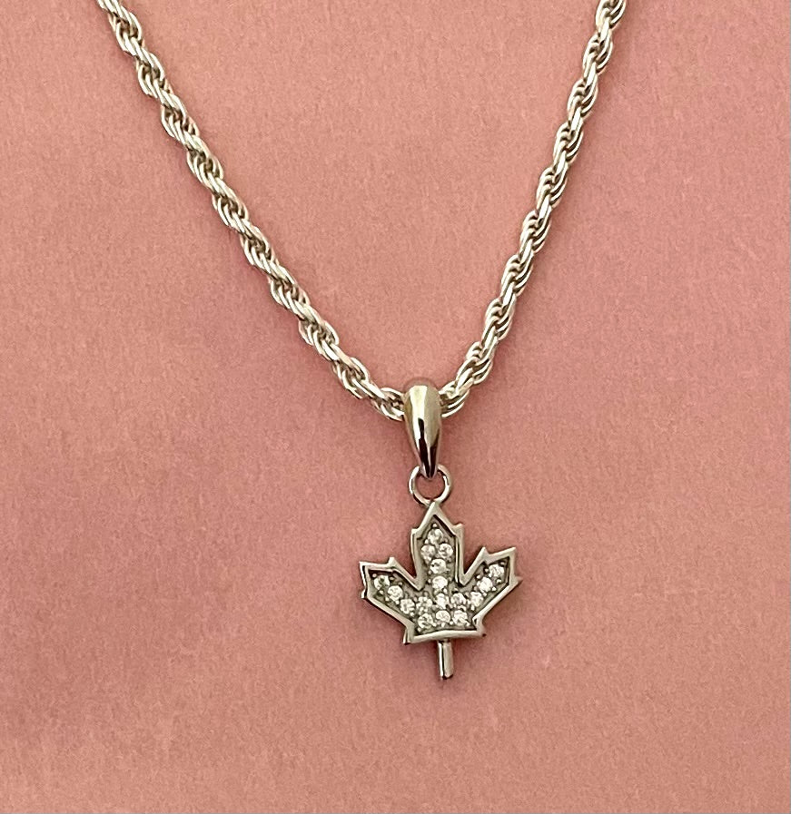 A Special Edition Maple Leaf Necklace Solid 925 Sterling Silver Italy