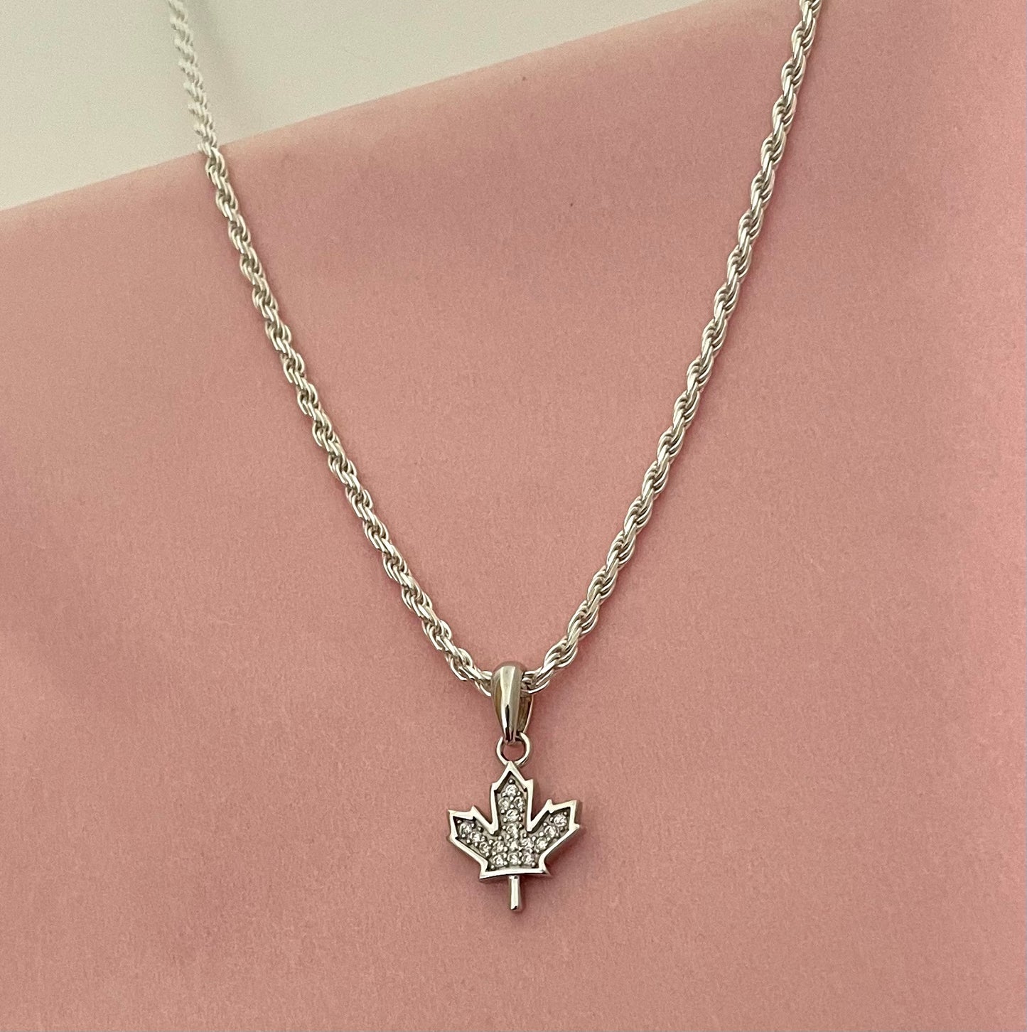 A Special Edition Maple Leaf Necklace Solid 925 Sterling Silver Italy