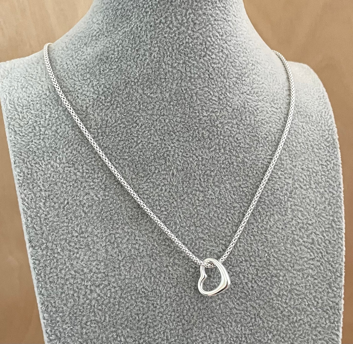A Special Edition Floating Heart Necklace Solid 925 Sterling Silver Italy